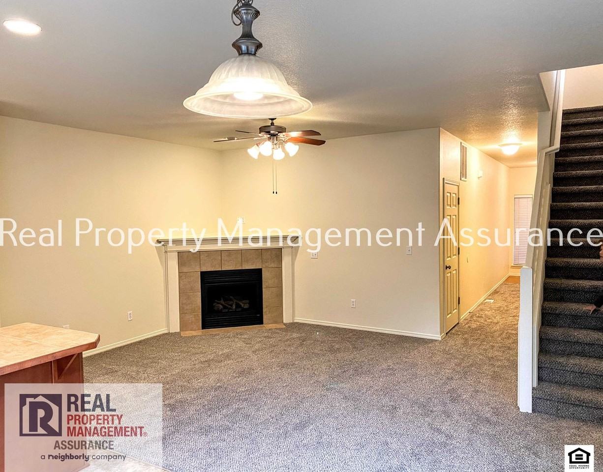 17555 Sw Rose Petal Ln - Photo 4 of 25