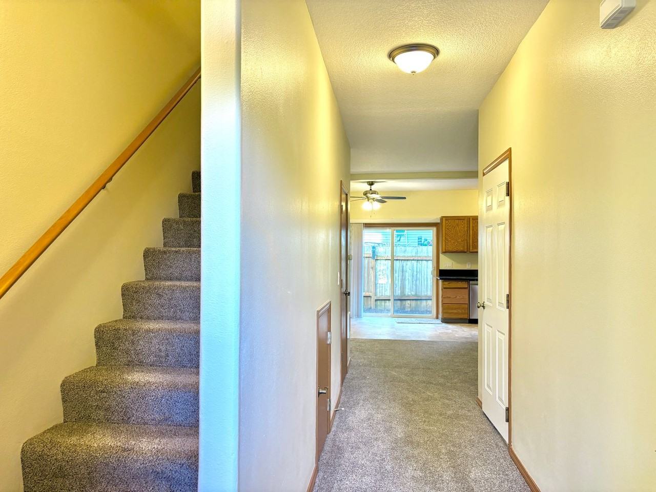 6110 Se 128th Ave - Photo 2 of 28