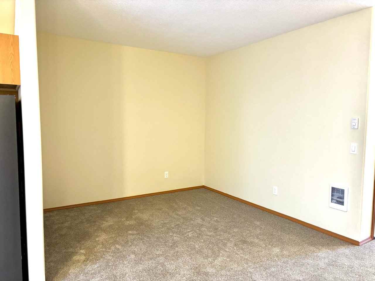 6110 Se 128th Ave - Photo 5 of 28