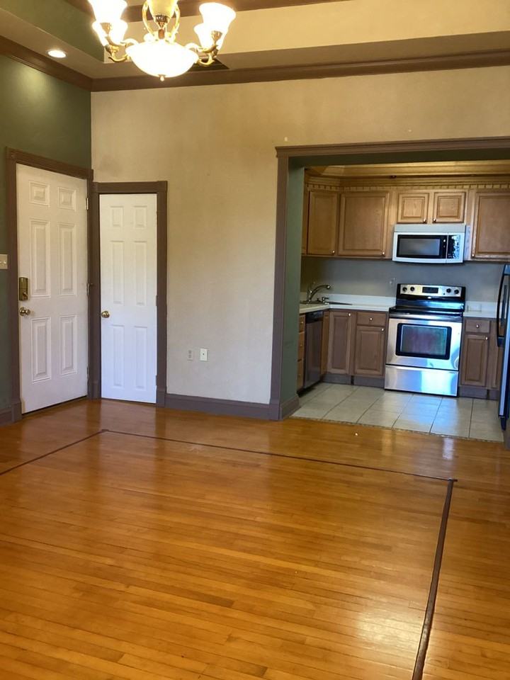 217 W North St - Photo 6 of 21