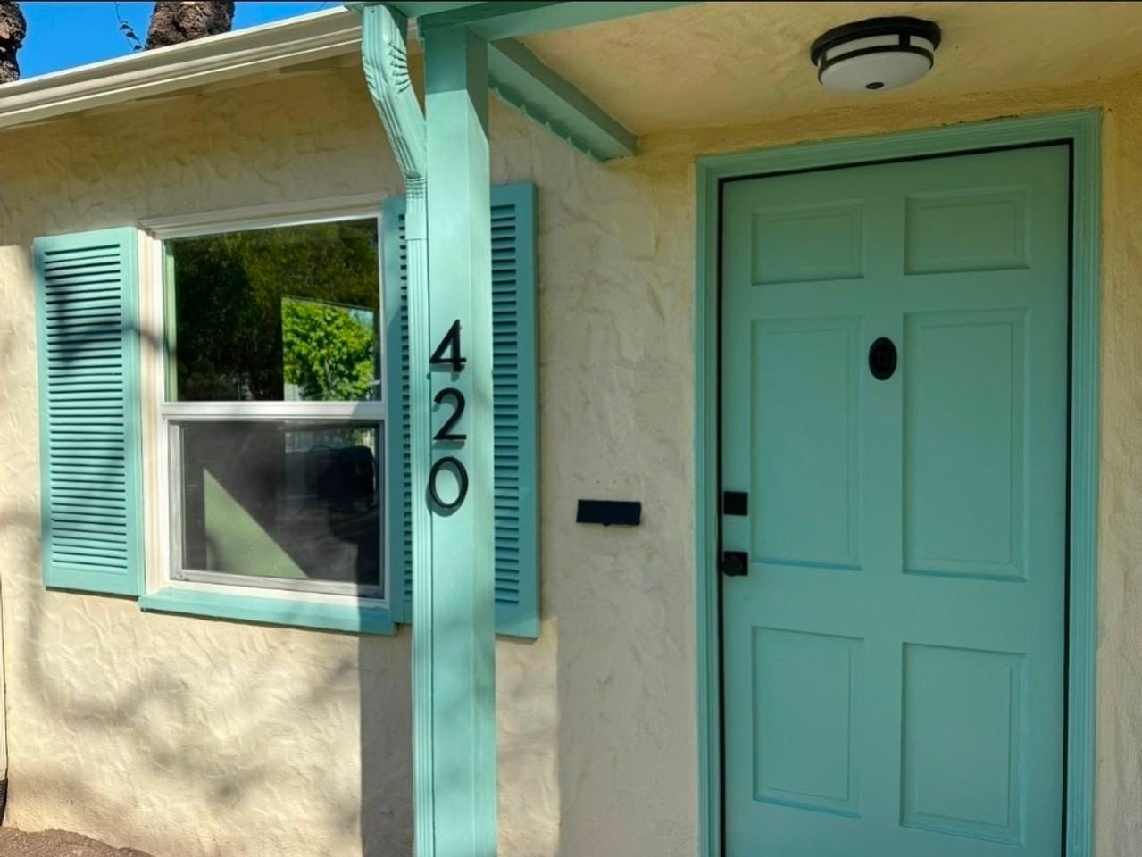 1034 Olive St - Photo 2 of 21