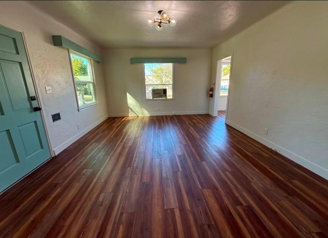 1034 Olive St - Photo 3 of 21