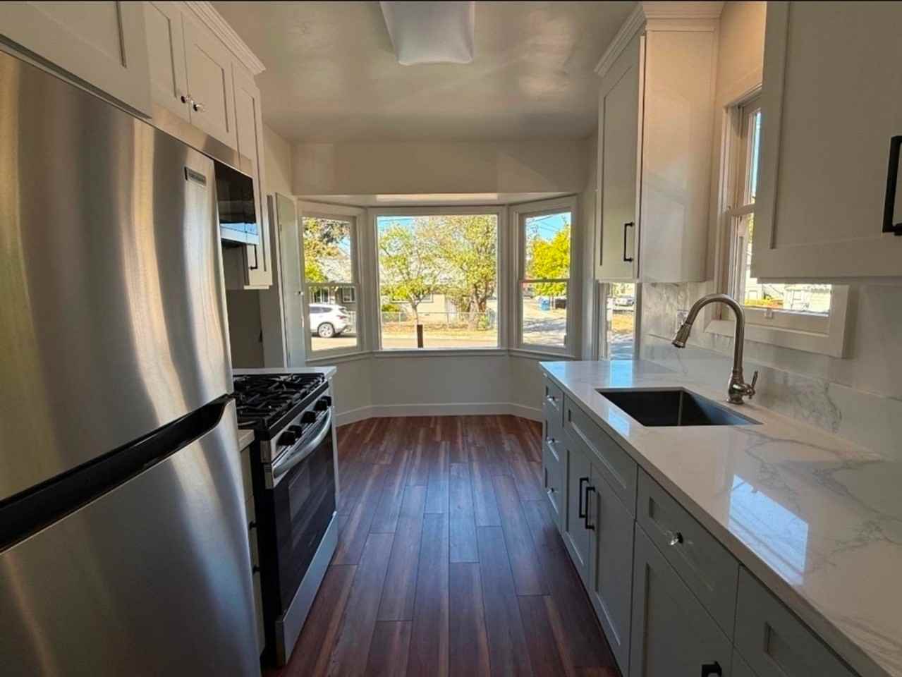 1034 Olive St - Photo 6 of 21