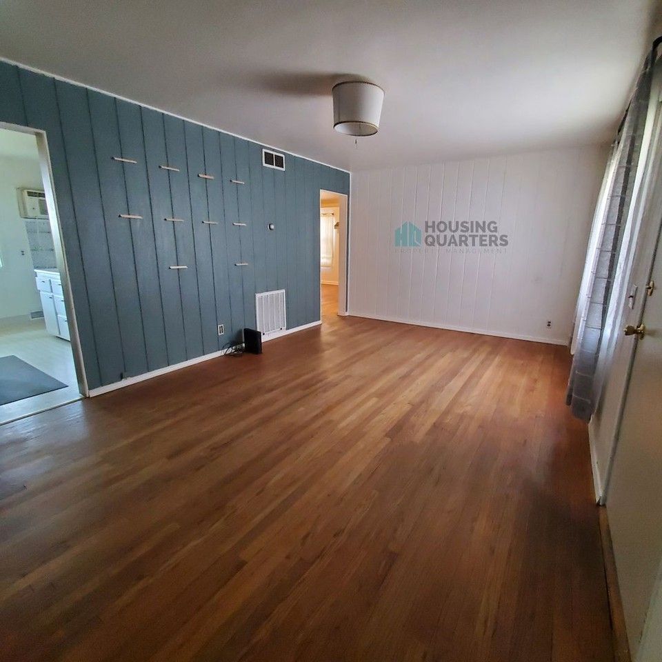 2707 N Nelson St - Photo 2 of 15
