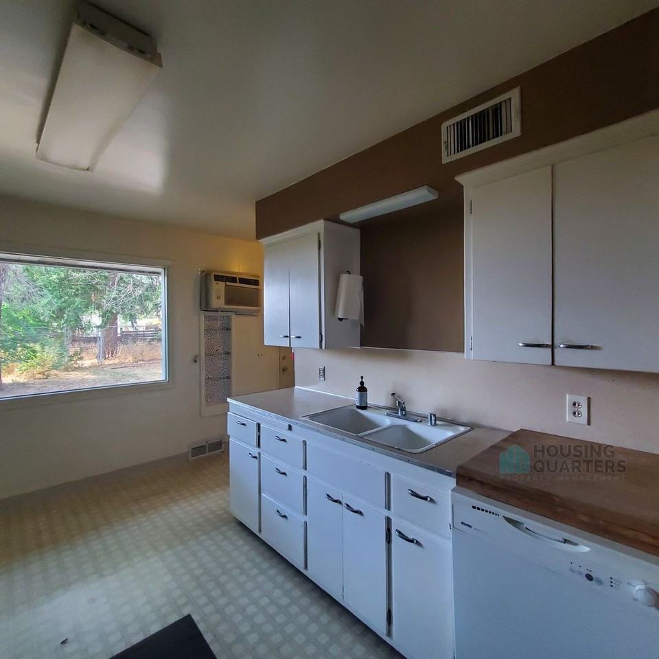 2707 N Nelson St - Photo 5 of 15