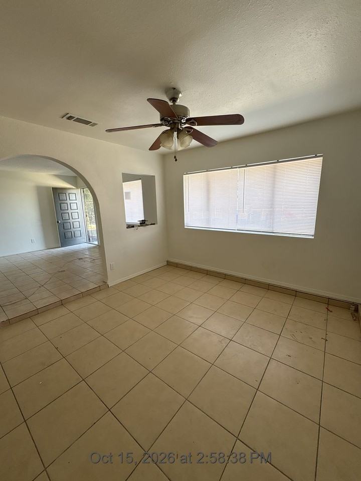 240 W Whittaker Way - Photo 4 of 13