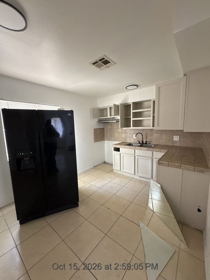 240 W Whittaker Way - Photo 6 of 13