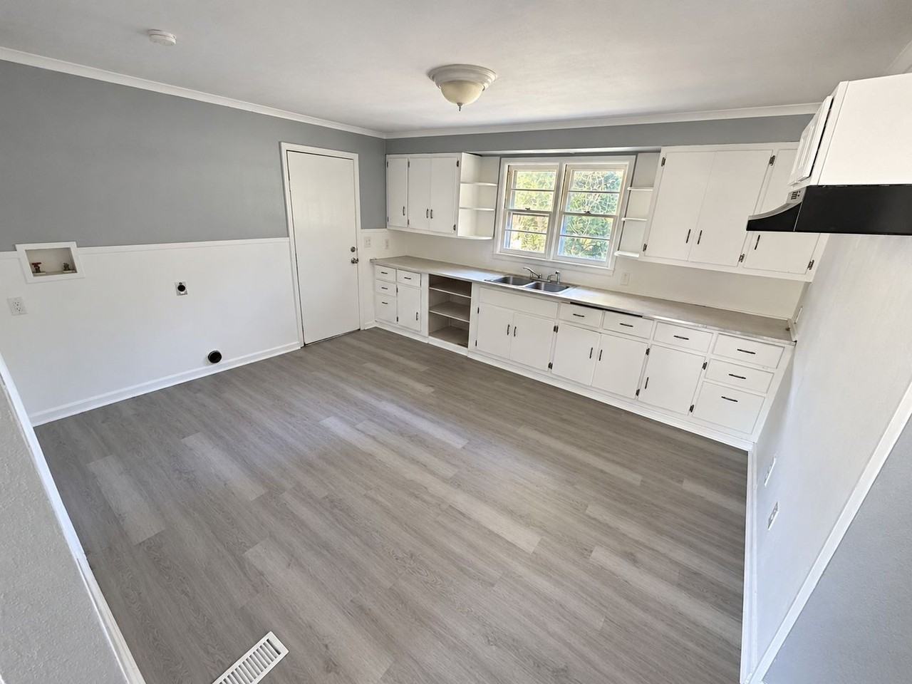 3805 White St - Photo 3 of 6