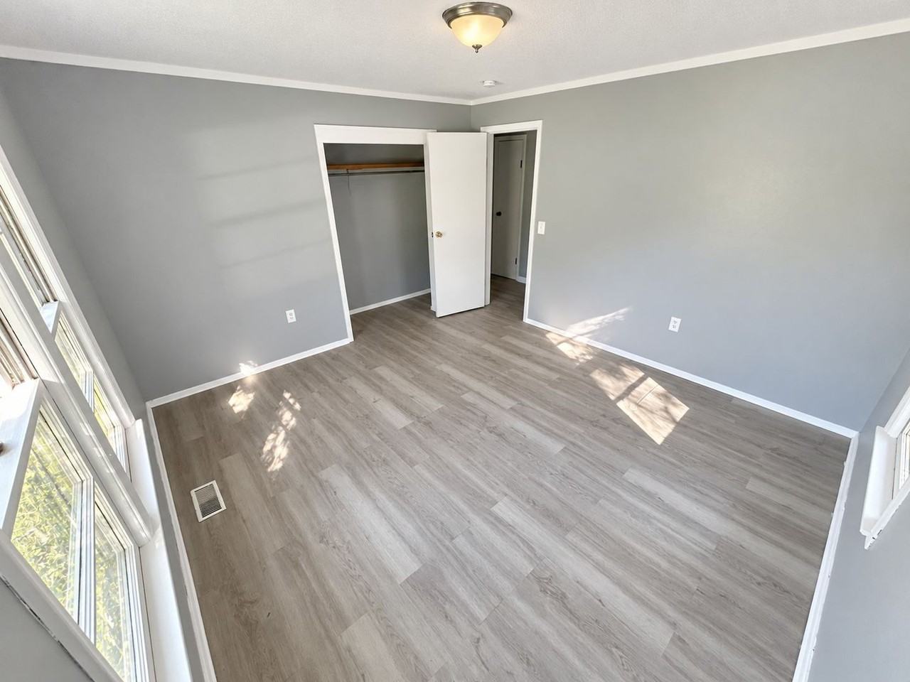 3805 White St - Photo 4 of 6