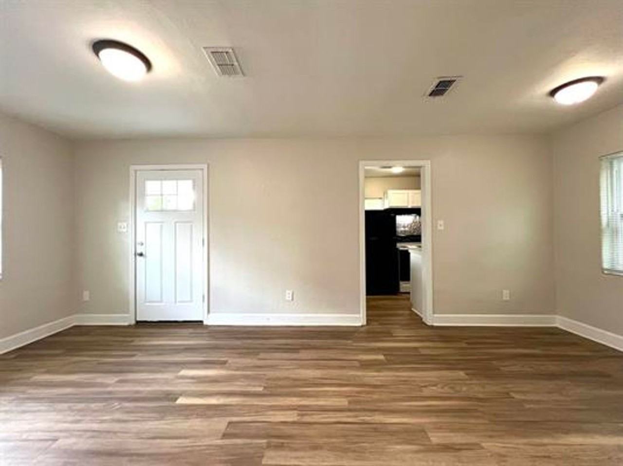 1537 Patrick Ave - Photo 4 of 17