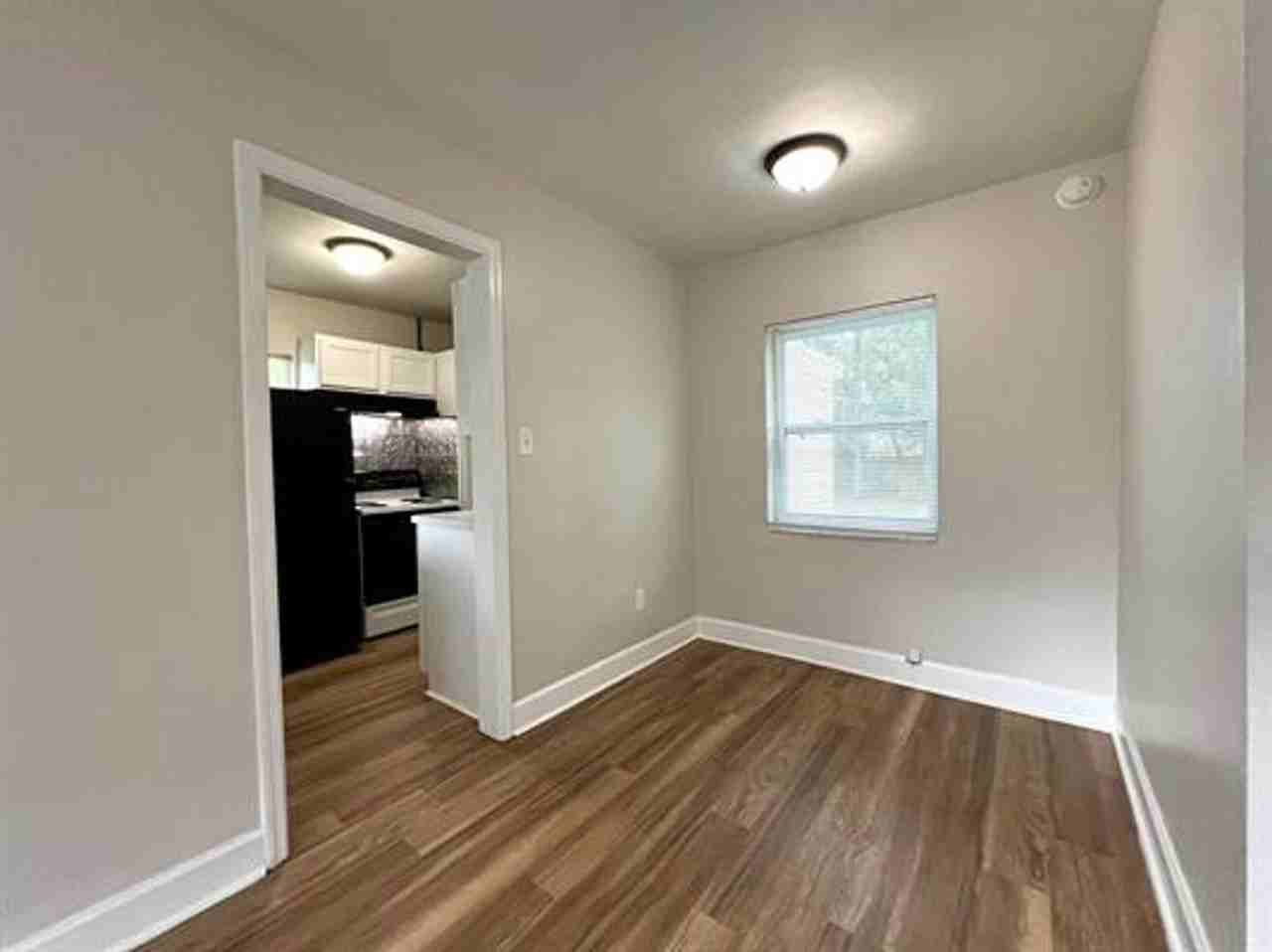 1537 Patrick Ave - Photo 6 of 17