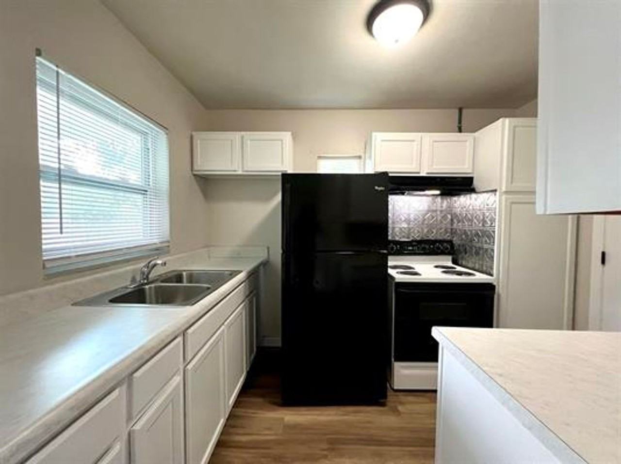 1537 Patrick Ave - Photo 7 of 17