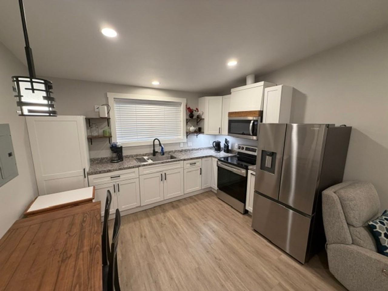 971 6th St - Photo 3 of 15