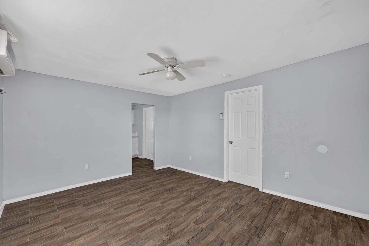 Main St Apartments - Photo 3 of 13