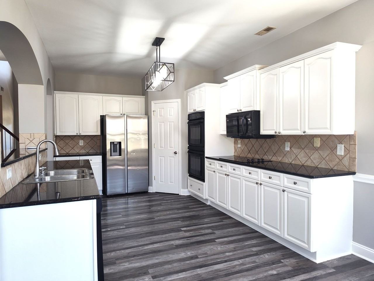 9008 Magna Ln - Photo 4 of 34