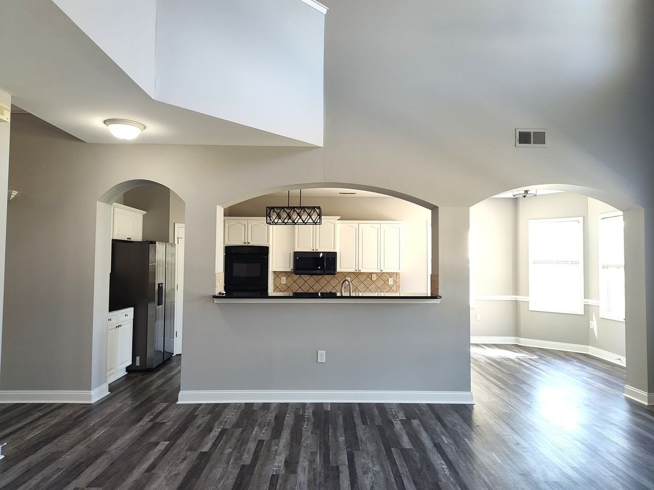 9008 Magna Ln - Photo 7 of 34