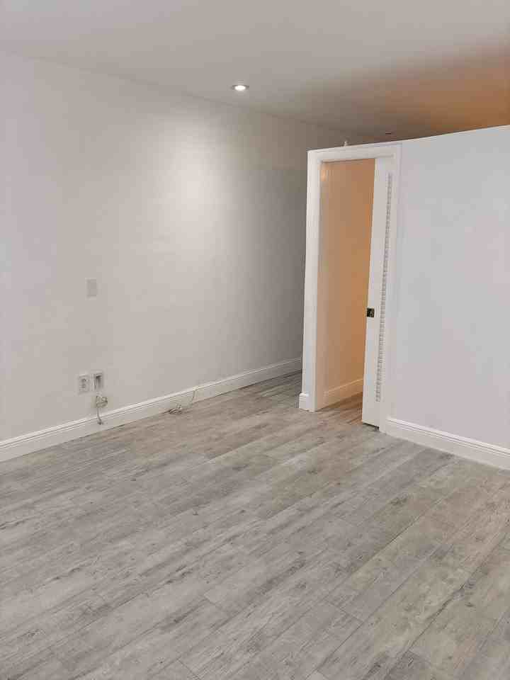 641 641 Española Way - #10 - Photo 5 of 8