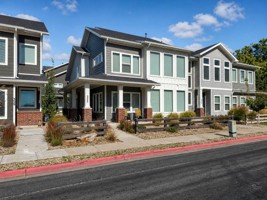 featured image of 323 W 25 N
