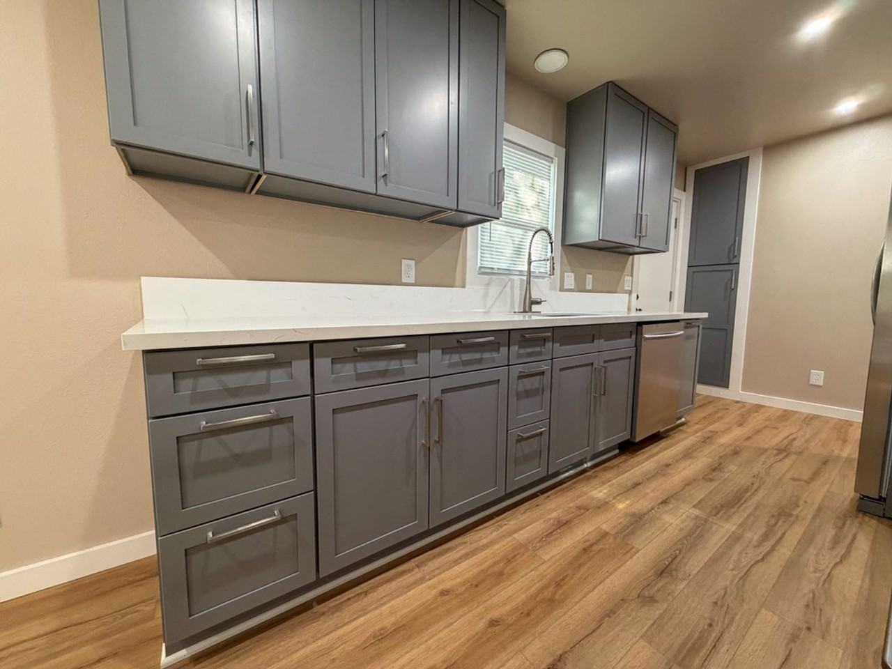 728 Flume St - Photo 4 of 14