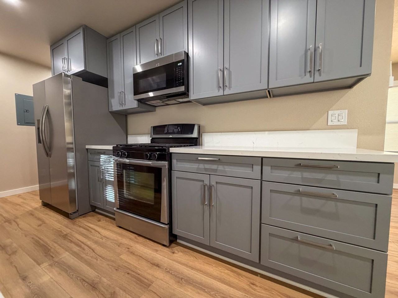 728 Flume St - Photo 6 of 14