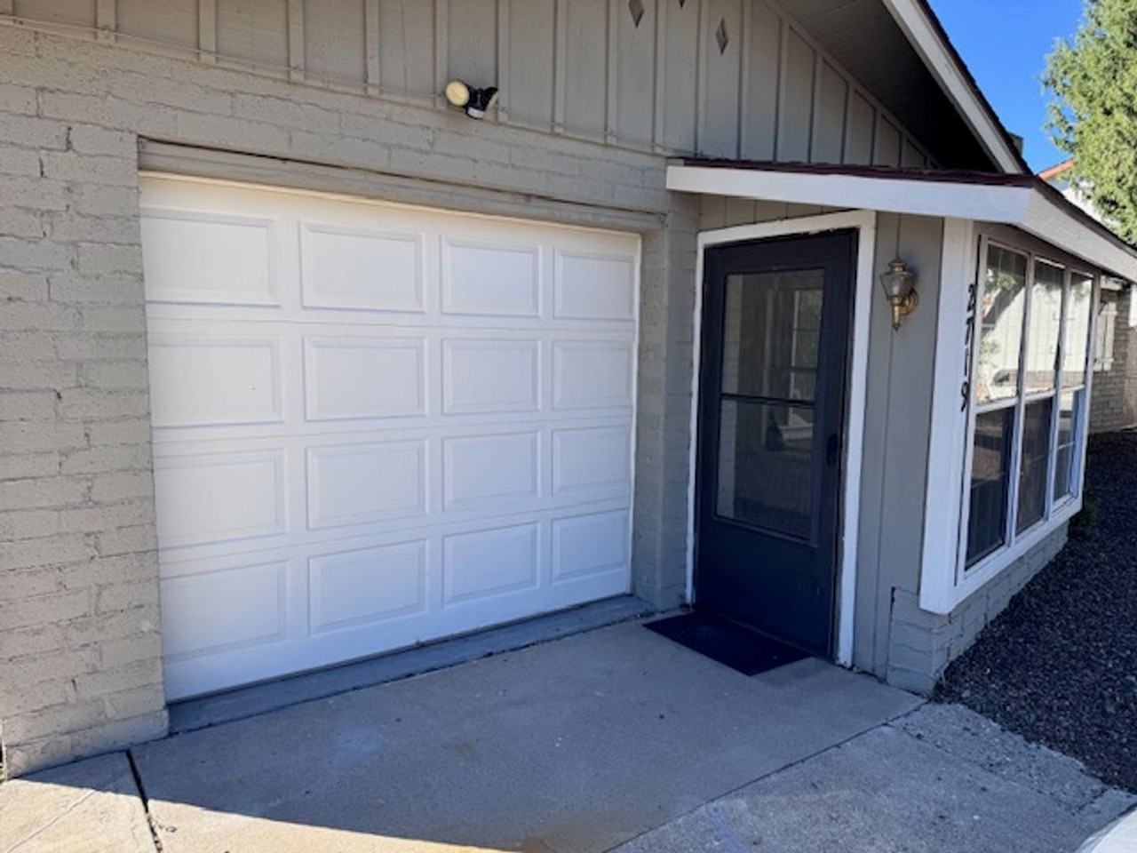 2719 N Patterson Blvd - Photo 2 of 42