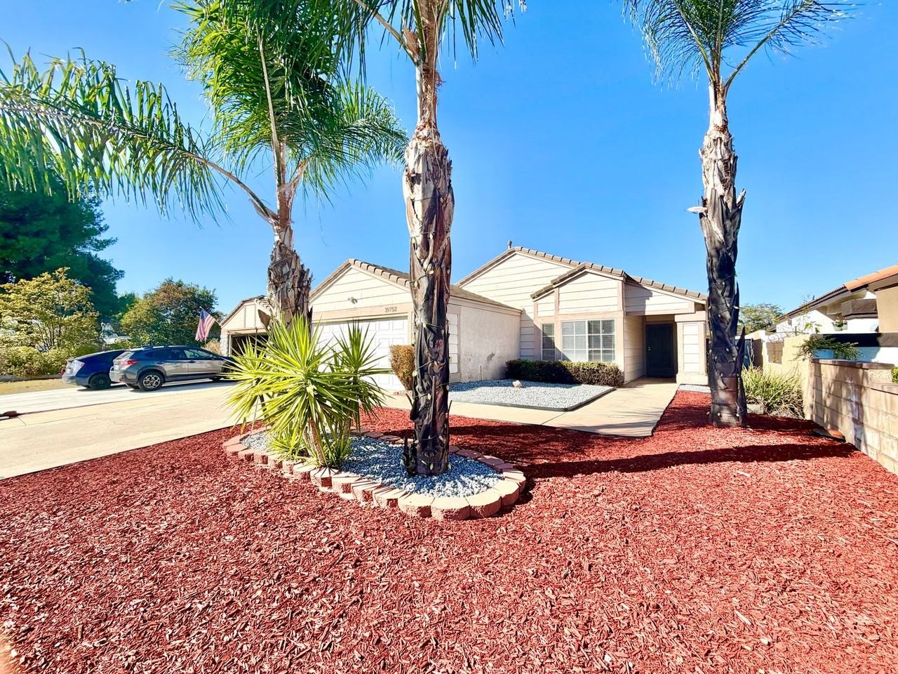 39752 Sunrose Dr - Photo 3 of 33