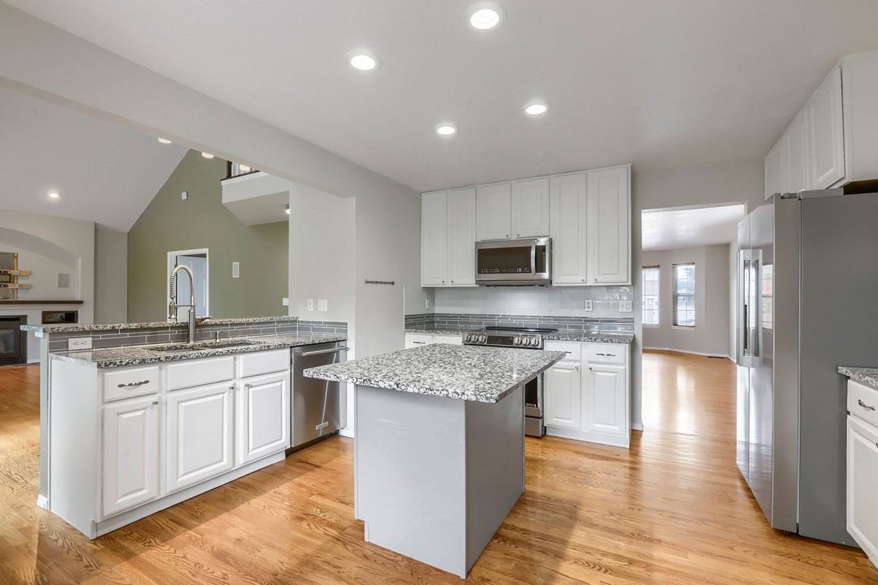 3630 Sunflower Cir - Photo 4 of 27