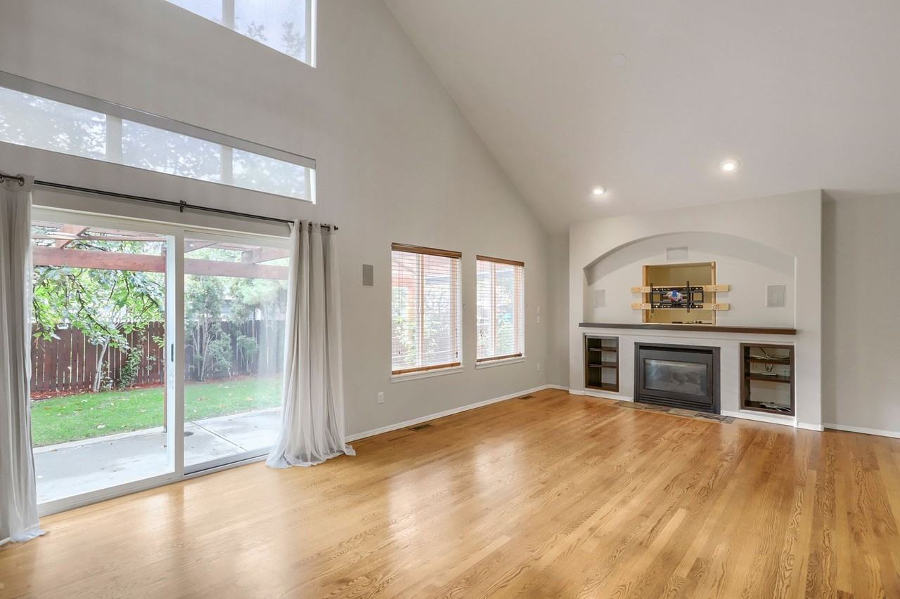 3630 Sunflower Cir - Photo 5 of 27