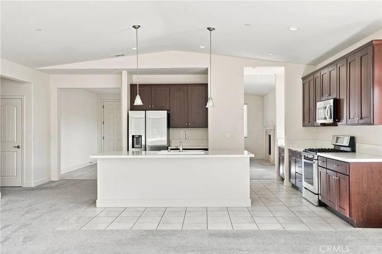 794 Hickok Cir - Photo 3 of 16