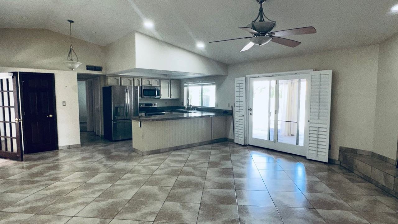 7740 S Terrace Rd - Photo 4 of 31