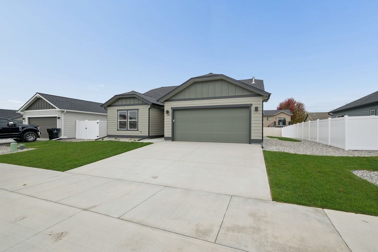 404 Needlegrass Ln - Photo 2 of 32