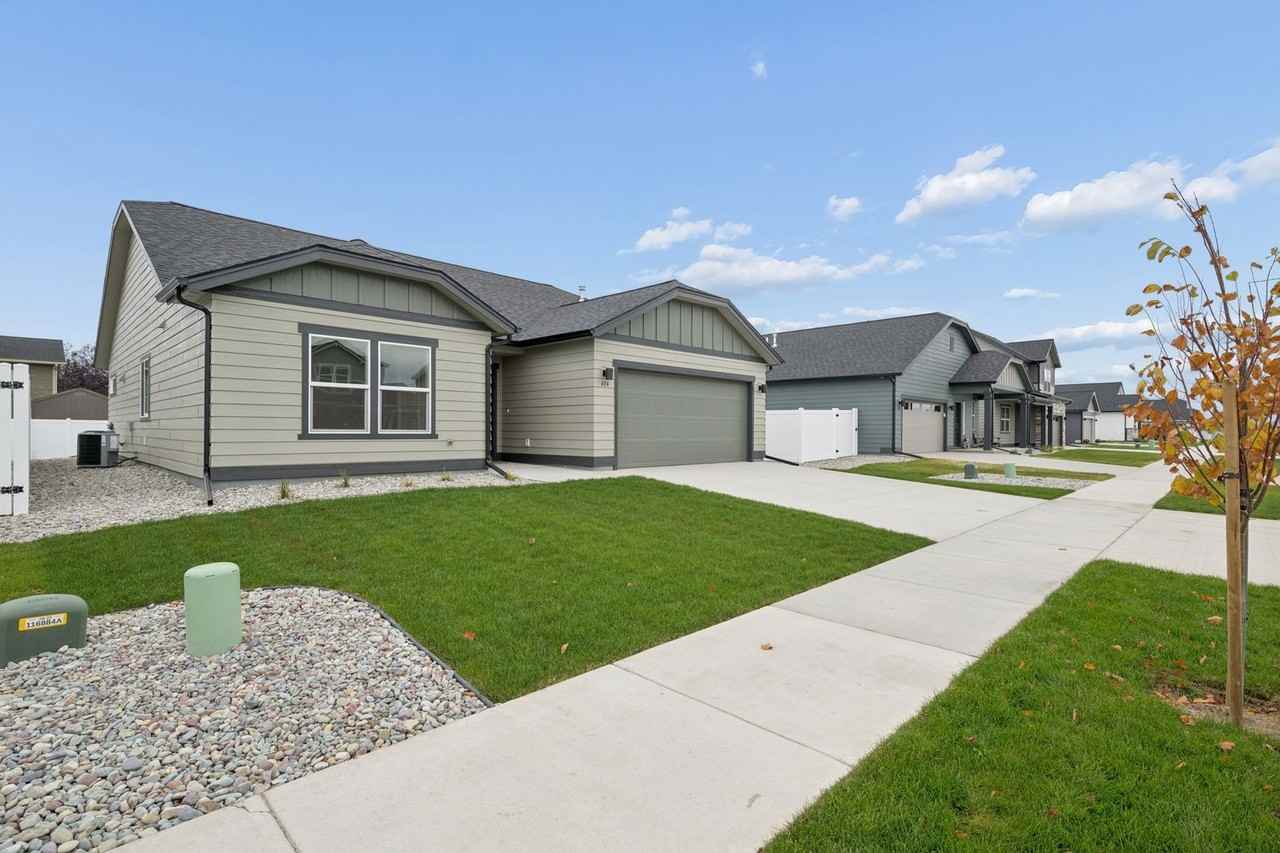 404 Needlegrass Ln - Photo 3 of 32