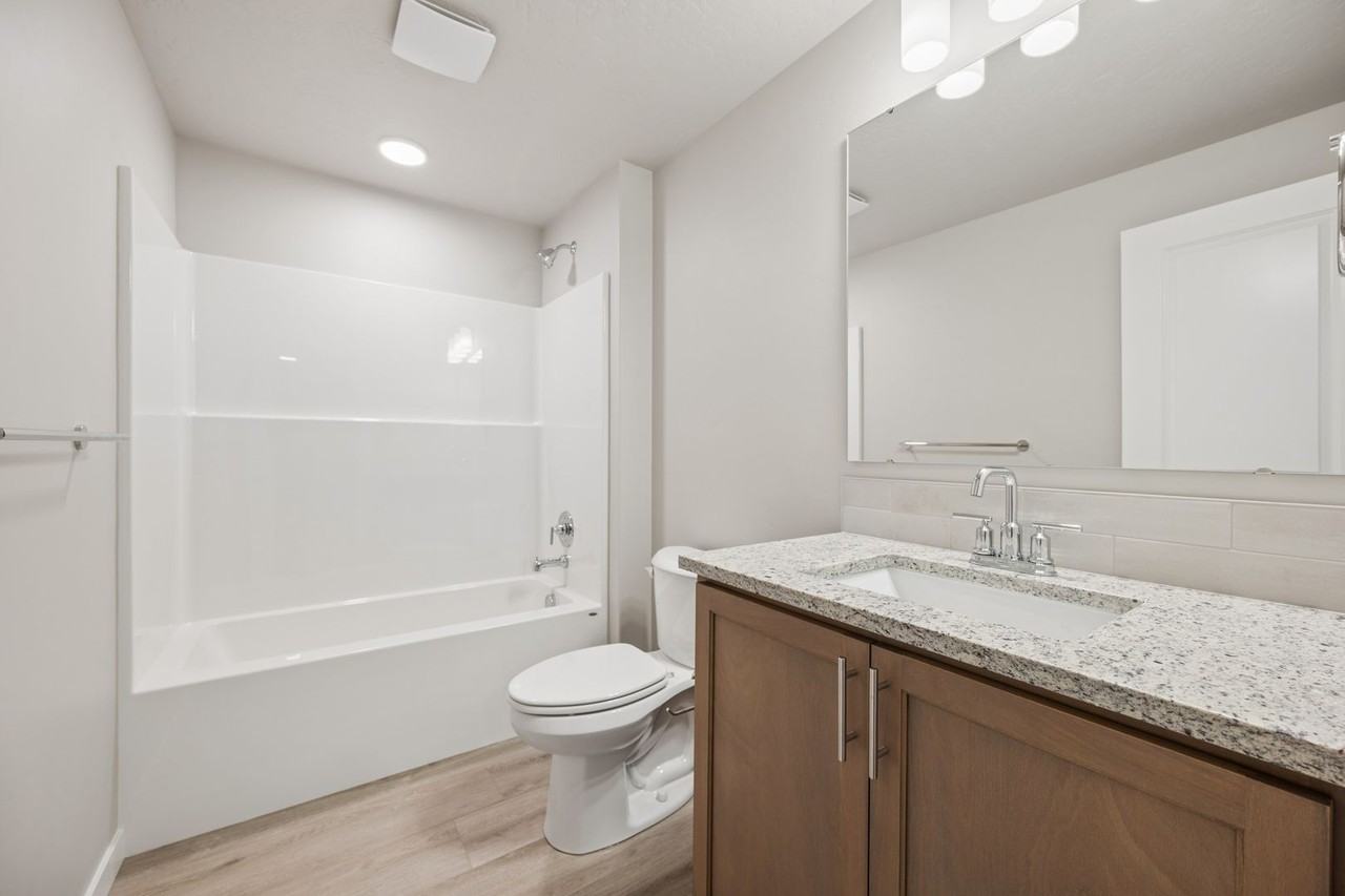 404 Needlegrass Ln - Photo 7 of 32