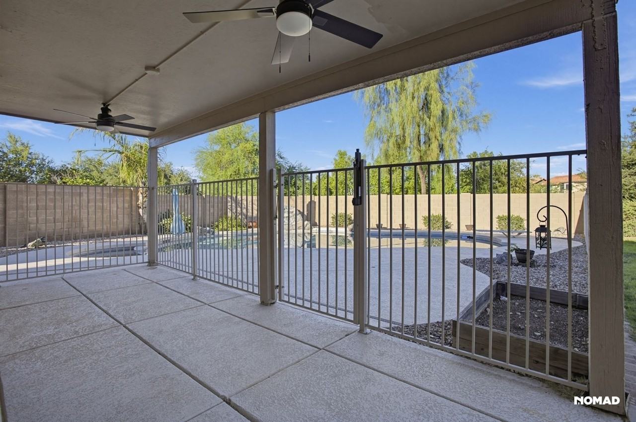 141 S Quartz St - Photo 4 of 40