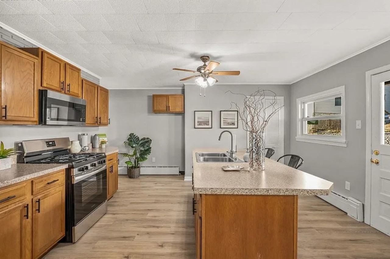 107 John St - Photo 2 of 32
