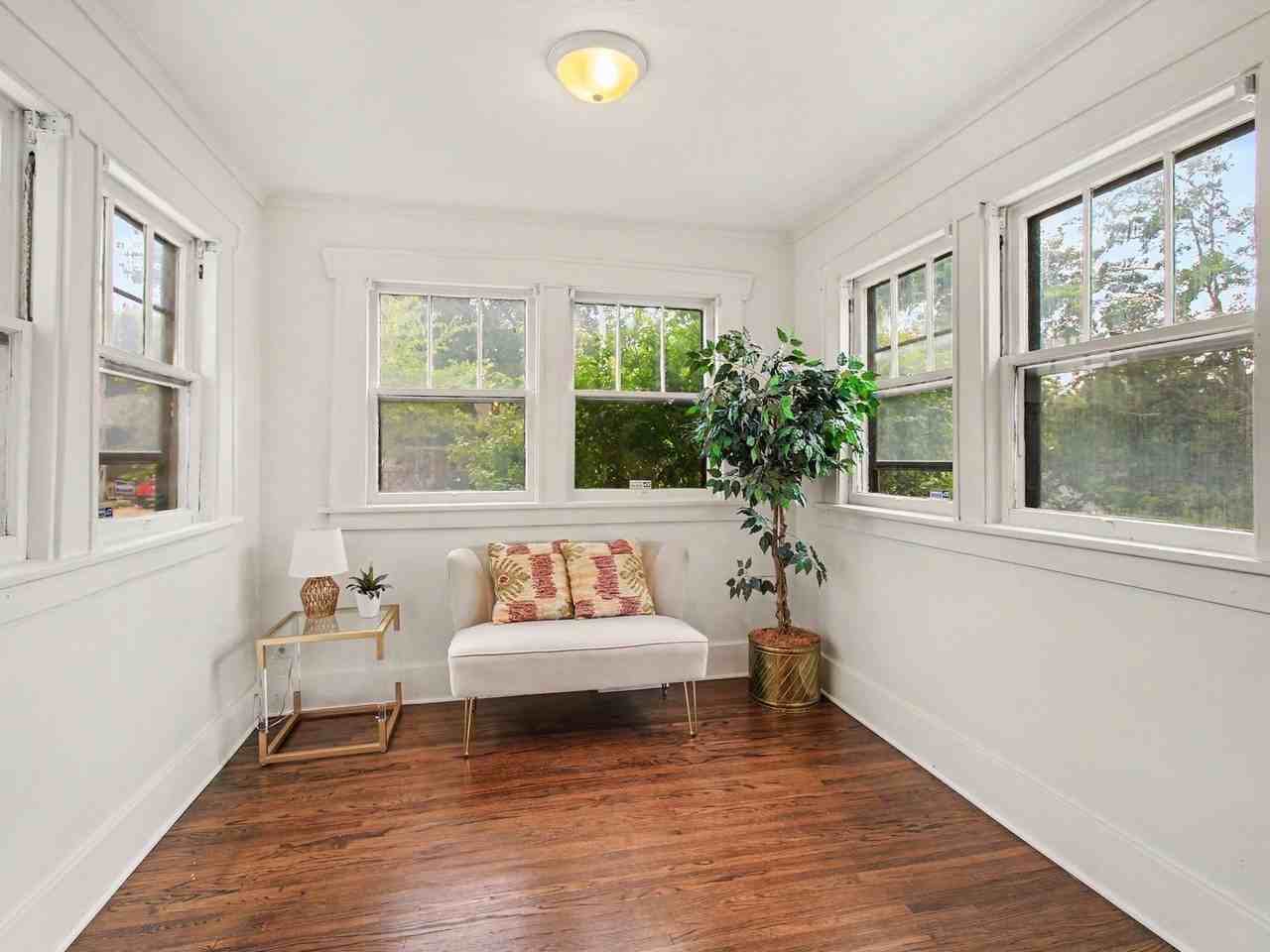 6354 Parker St - Photo 4 of 25