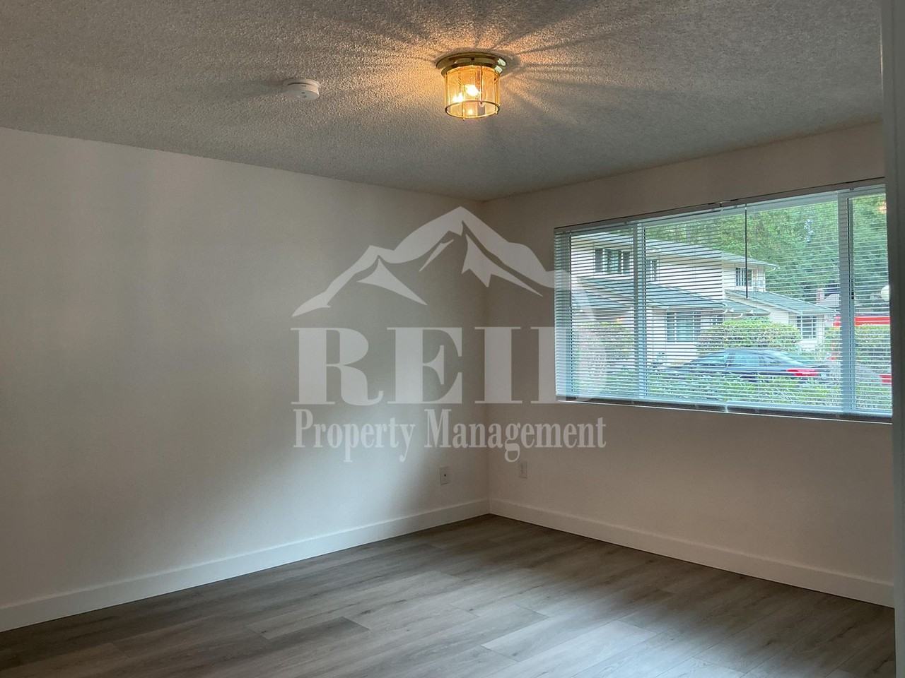 3122 Rustlewood Ln Se - Photo 6 of 35