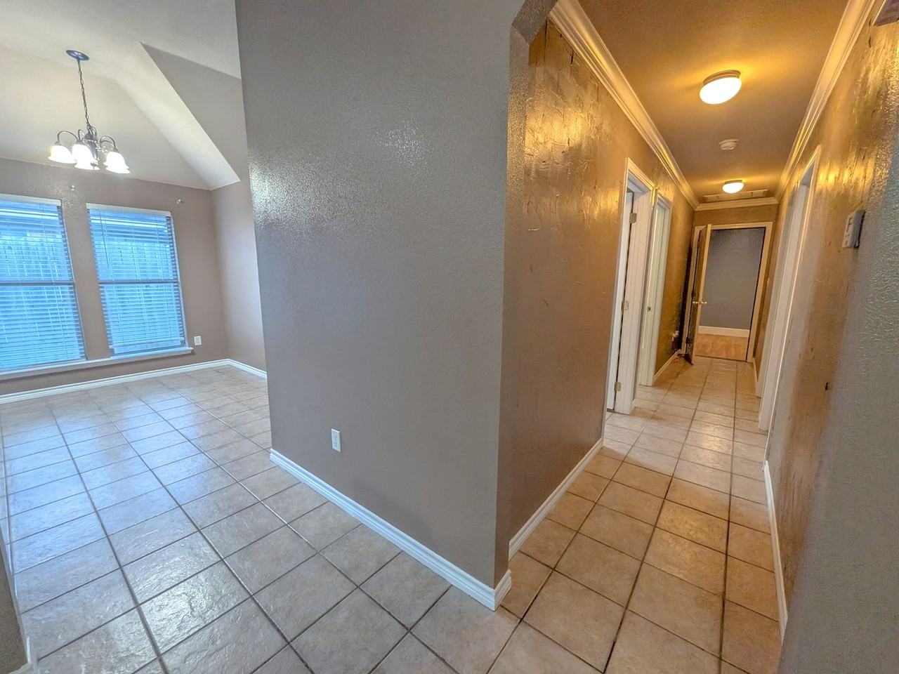 5715 Springfield Cir S - Photo 7 of 15