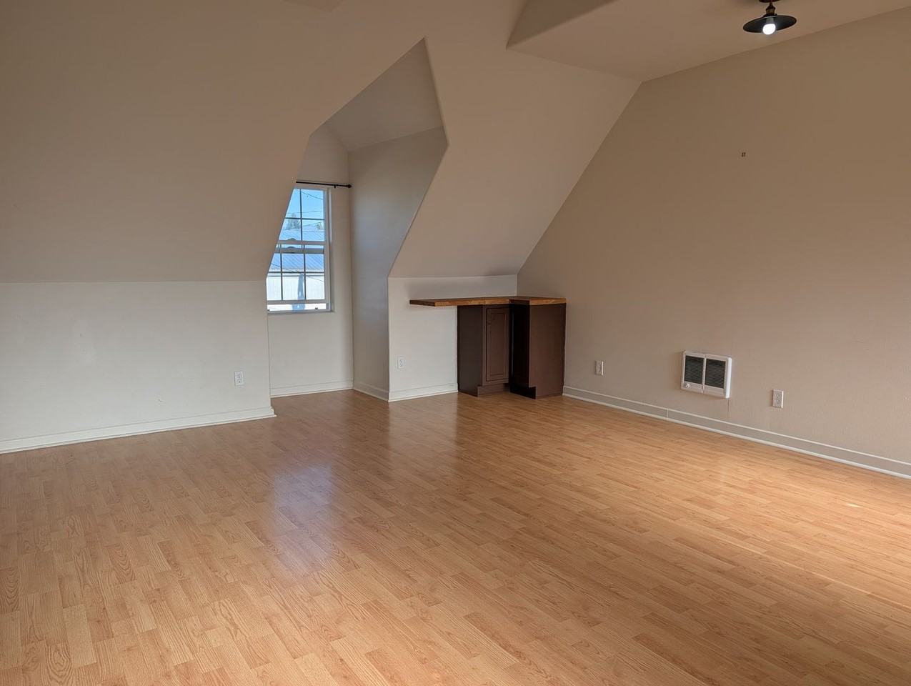 17118 Brunswick St - Photo 4 of 9