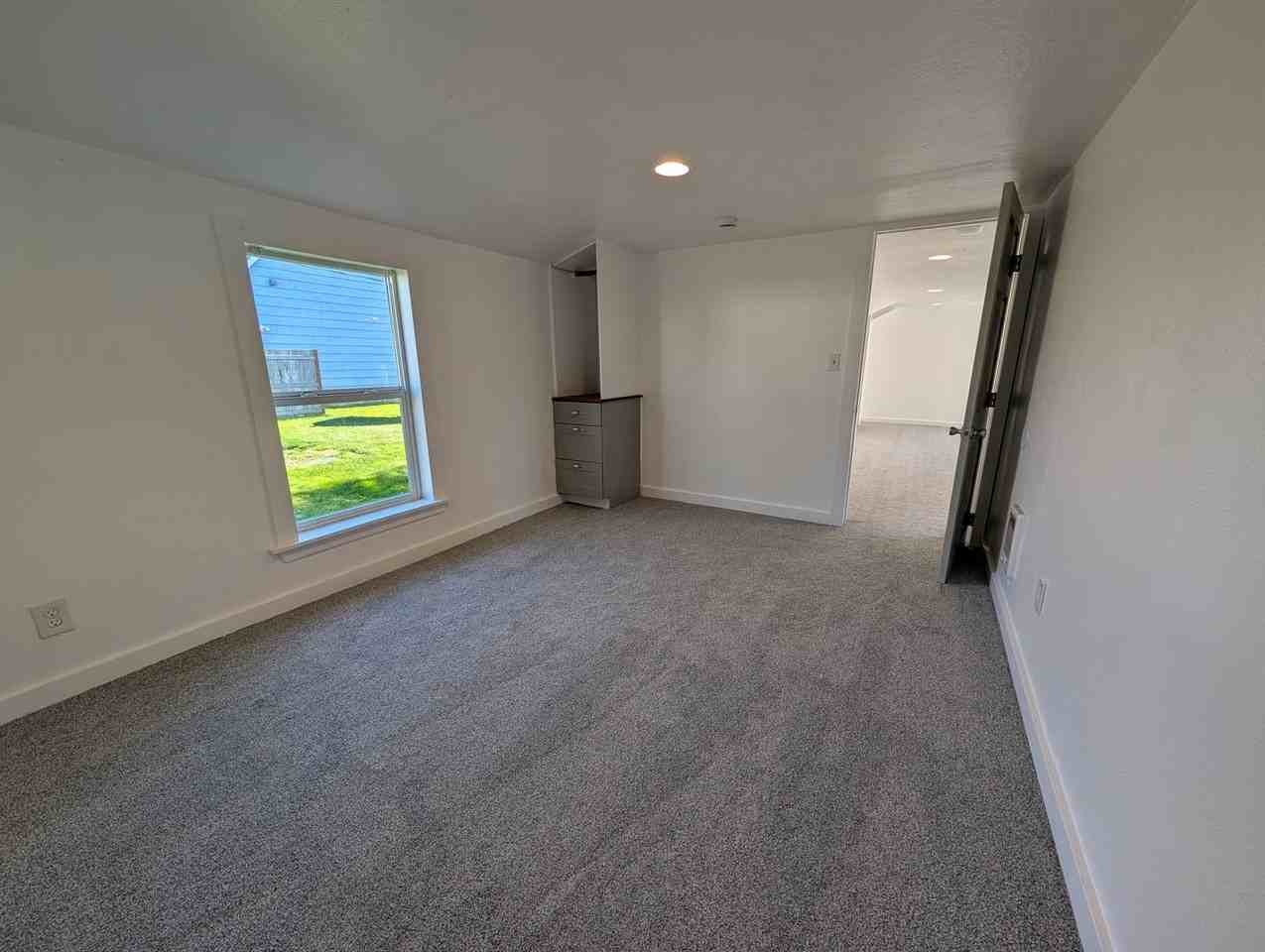 13915 Holly Ln - Photo 5 of 8