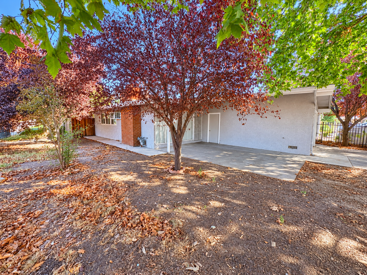968 Anna St - Photo 3 of 10