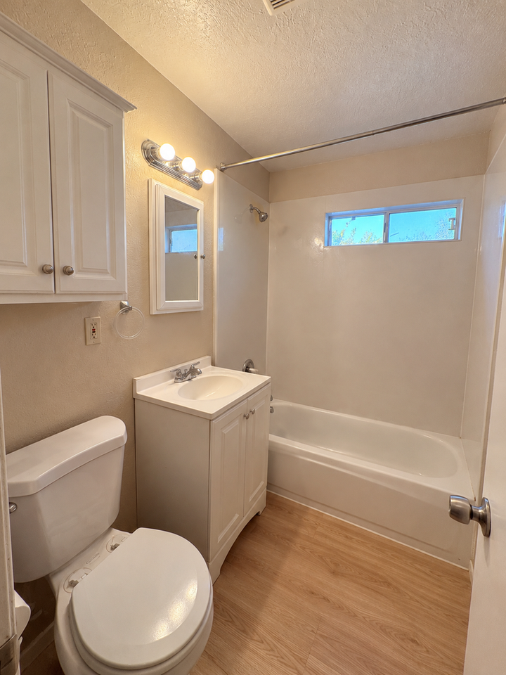 968 Anna St - Photo 6 of 10