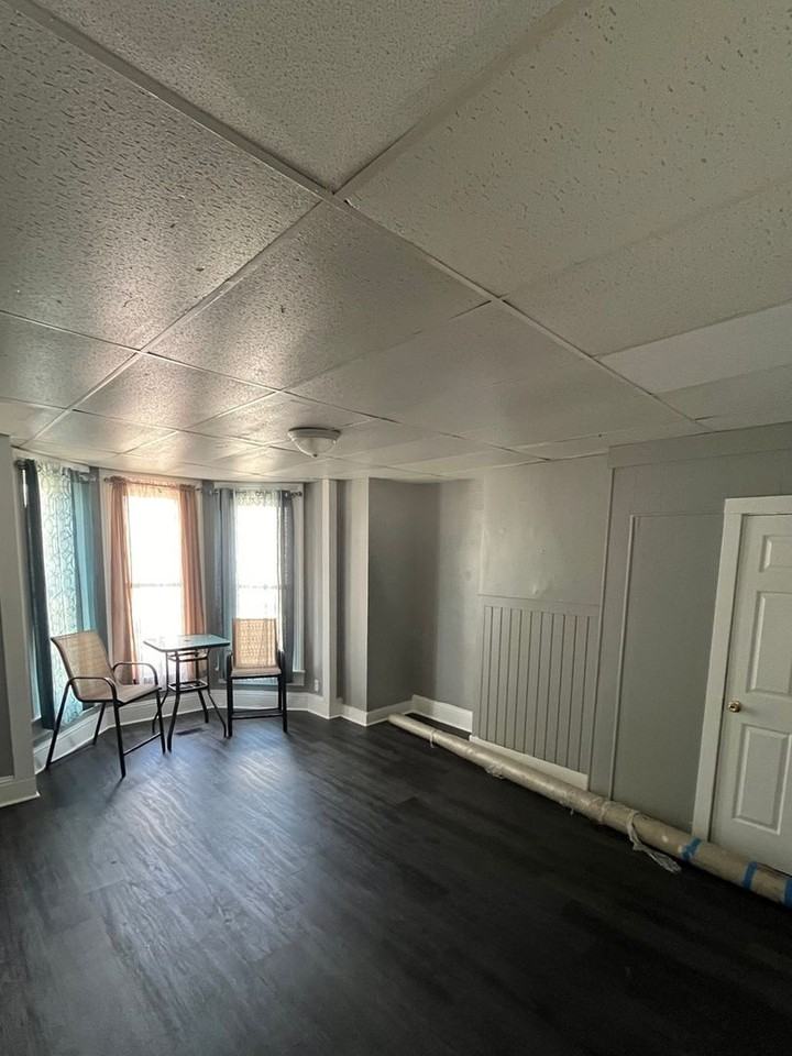719 Kenton St - Photo 5 of 11
