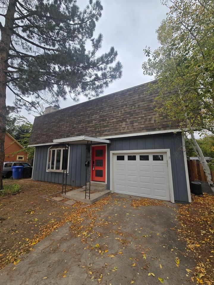 545 E 11th St - Photo 2 of 40
