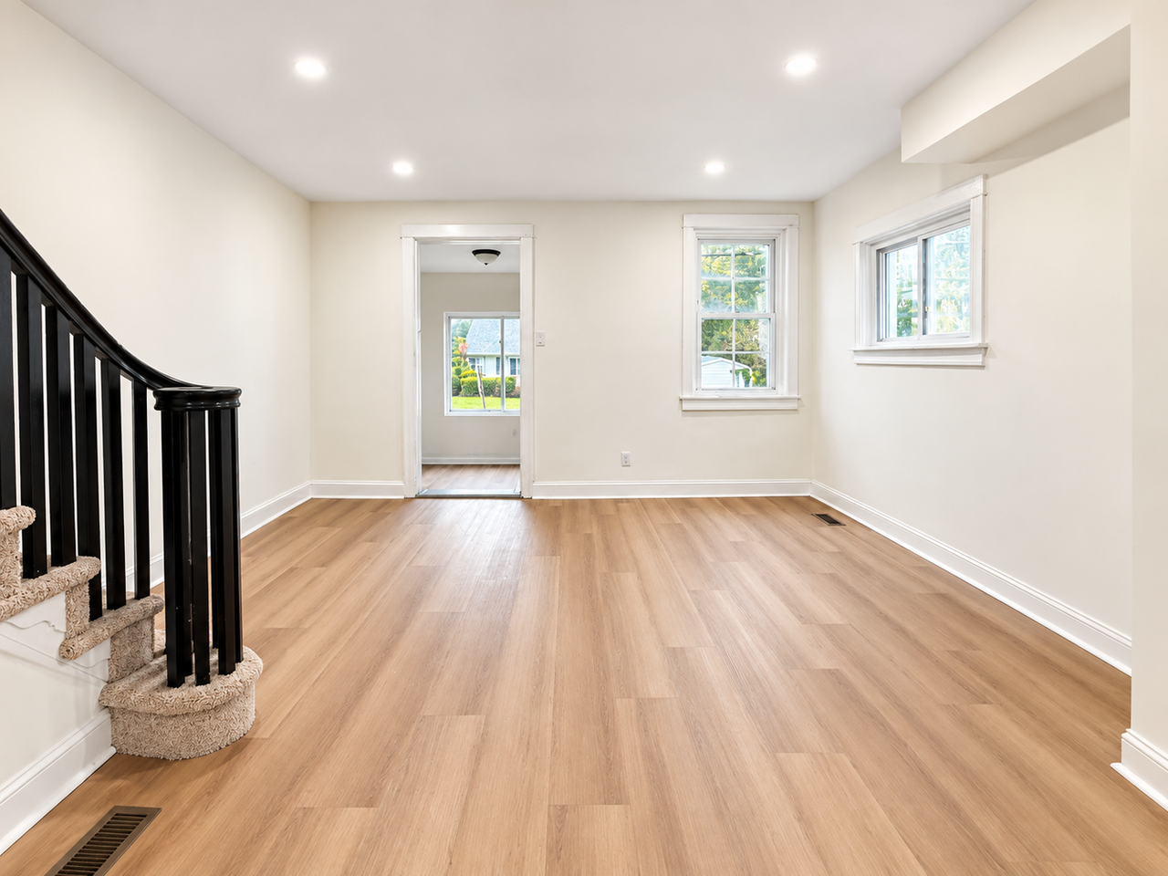 174 Fairview Ave - Photo 4 of 26