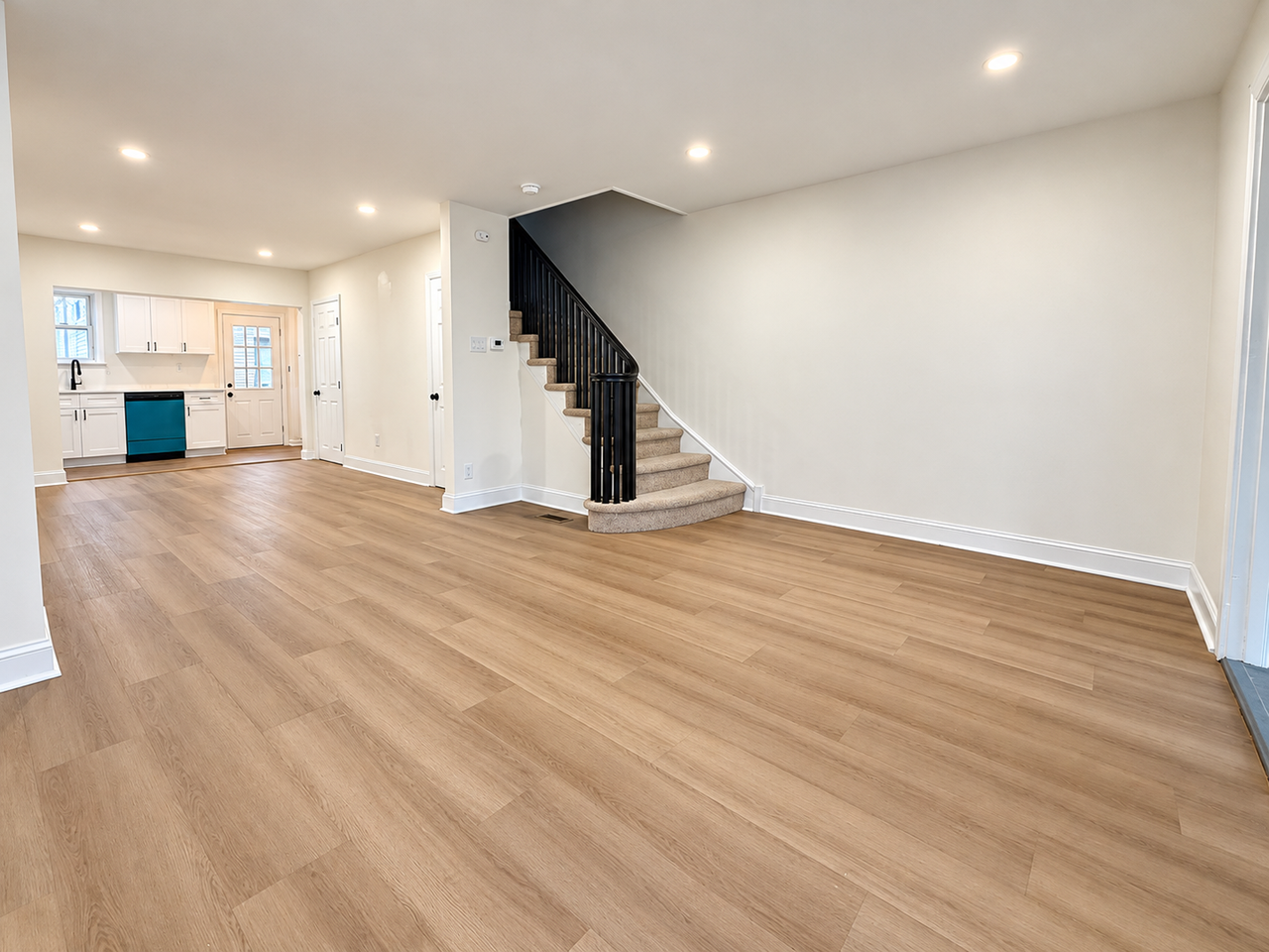174 Fairview Ave - Photo 5 of 26
