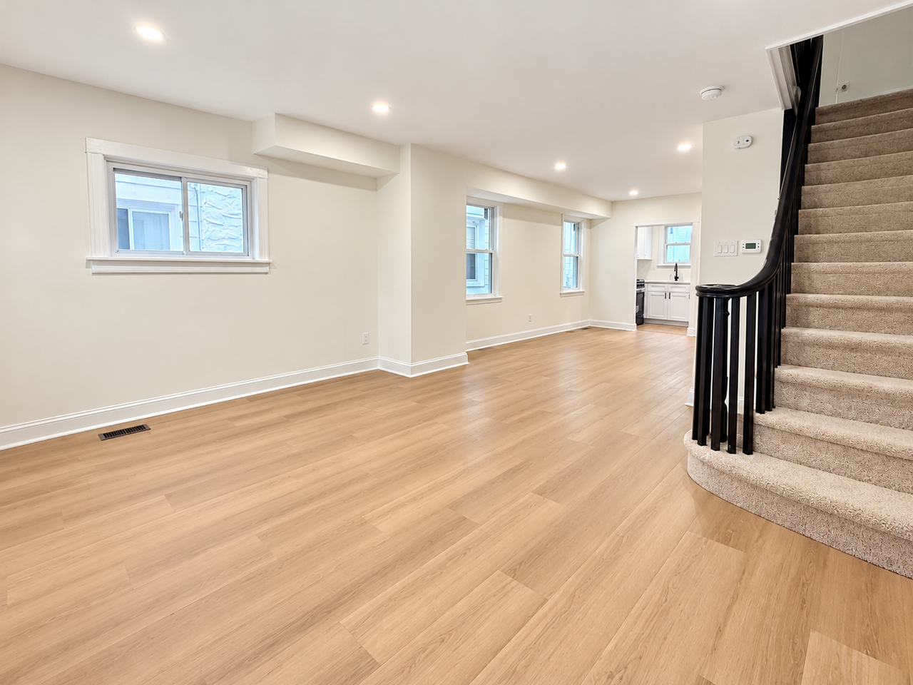 174 Fairview Ave - Photo 6 of 26