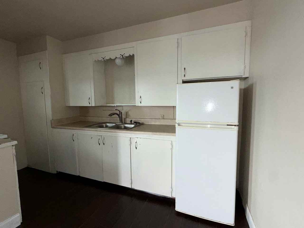 9 Nw 13th St - Photo 3 of 5