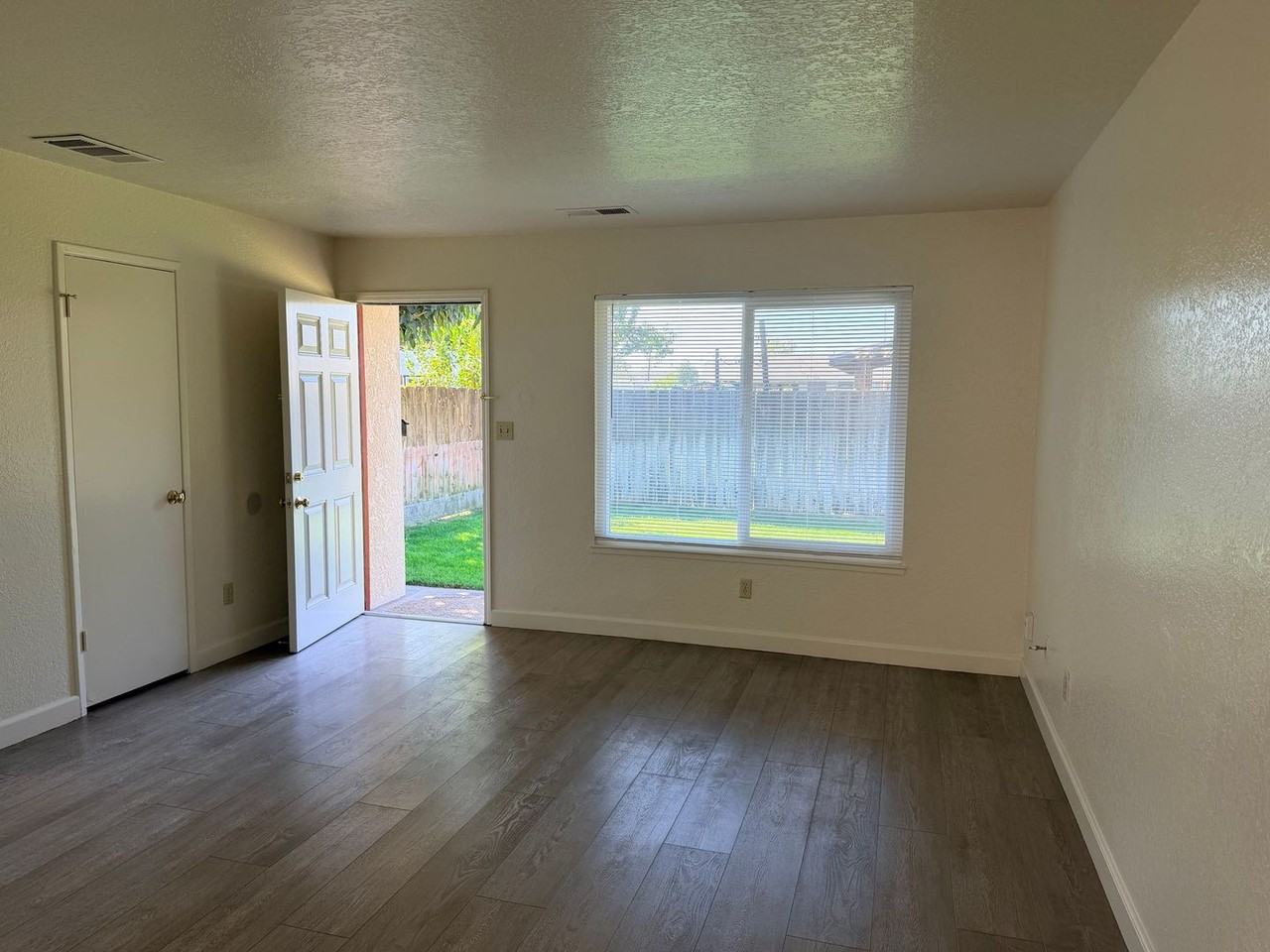 740 W Olive Ave - Photo 3 of 14