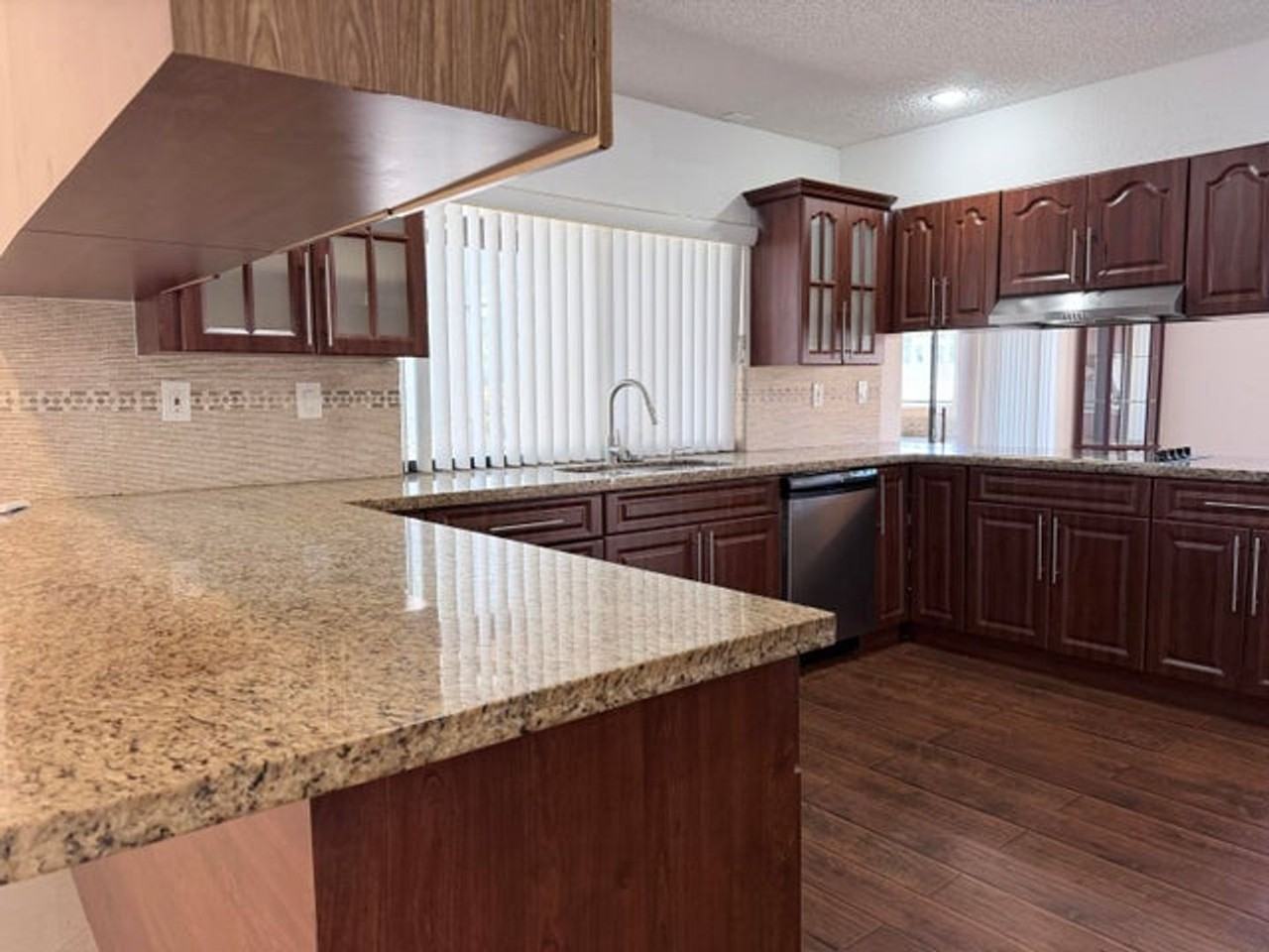9978 Nw 19th St - Photo 6 of 19